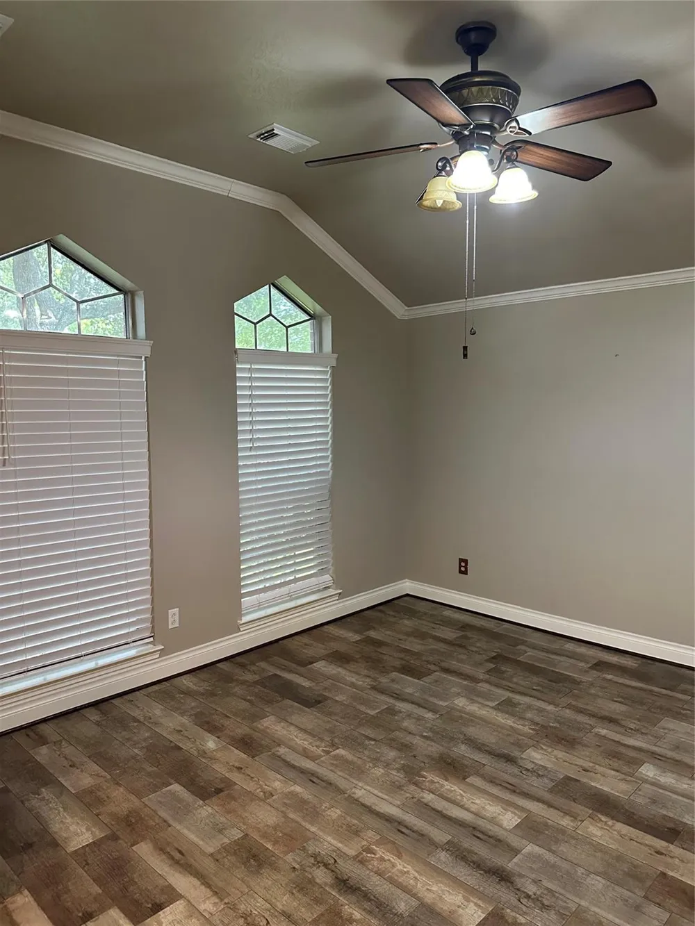 5202 Valley View Dr Drive La Porte, TX 77571
