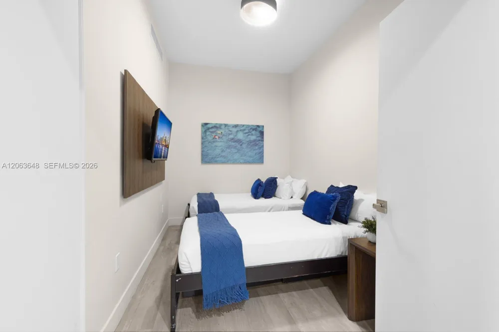 777 Ocean Dr #S310 Hollywood, FL 33019