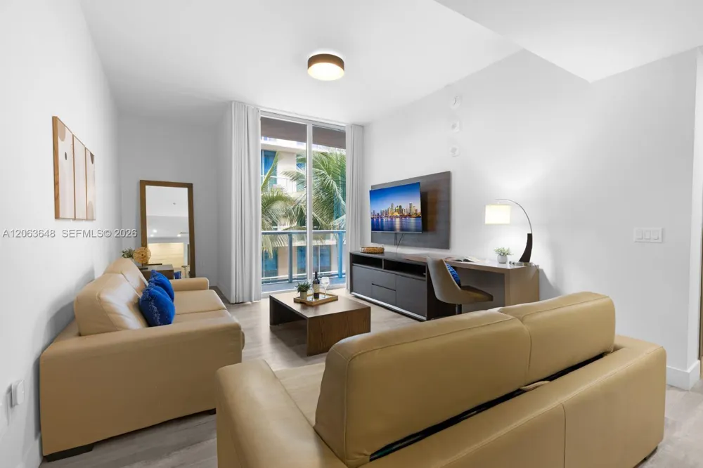 777 Ocean Dr #S310 Hollywood, FL 33019
