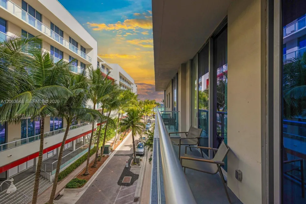777 Ocean Dr #S310 Hollywood, FL 33019