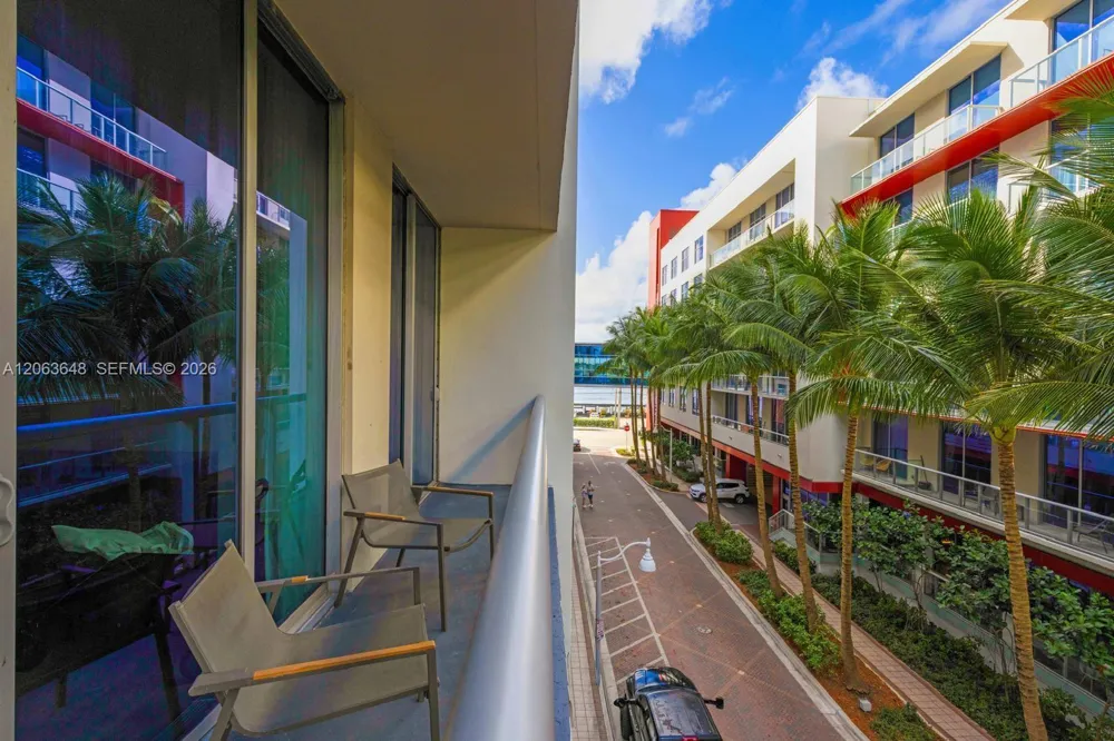 777 Ocean Dr #S310 Hollywood, FL 33019