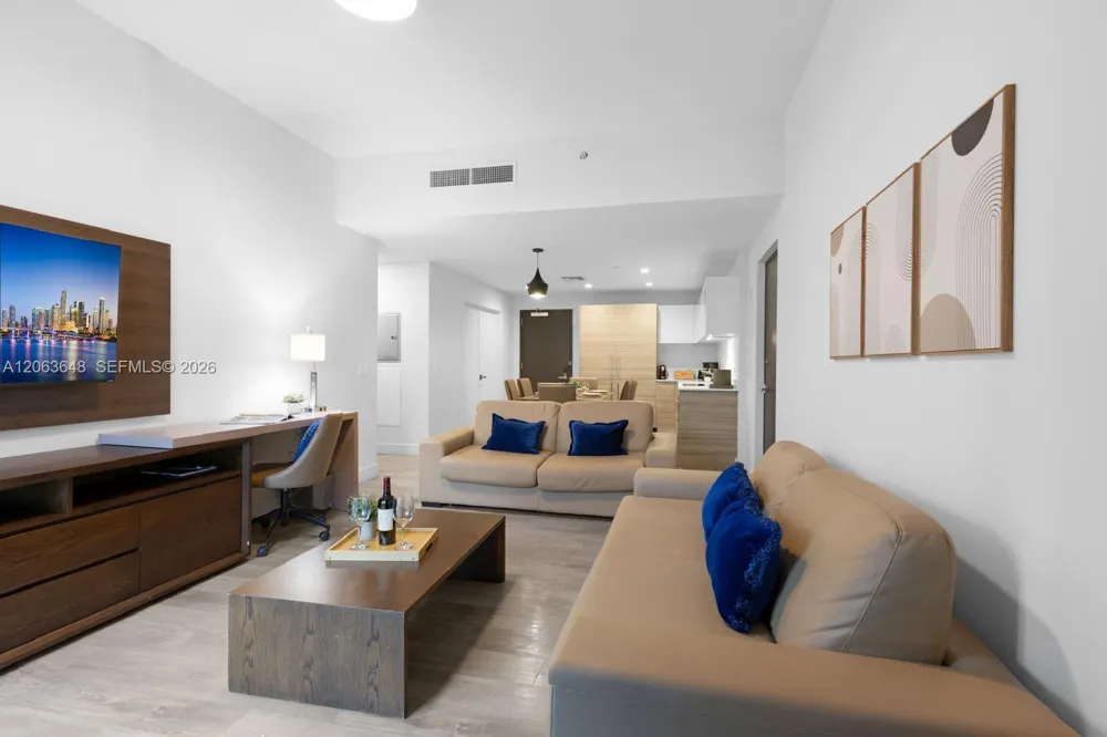 777 Ocean Dr #S310 Hollywood, FL 33019