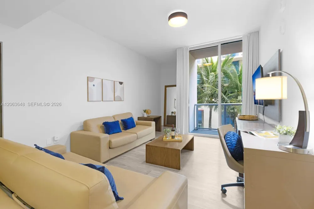 777 Ocean Dr #S310 Hollywood, FL 33019