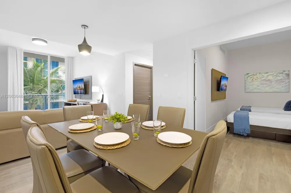777 Ocean Dr #S310 Hollywood, FL 33019