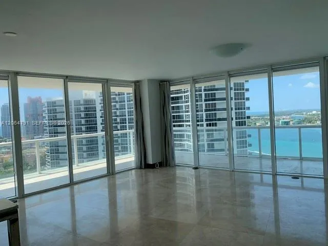450 Alton Rd #2207 Miami Beach, FL 33139