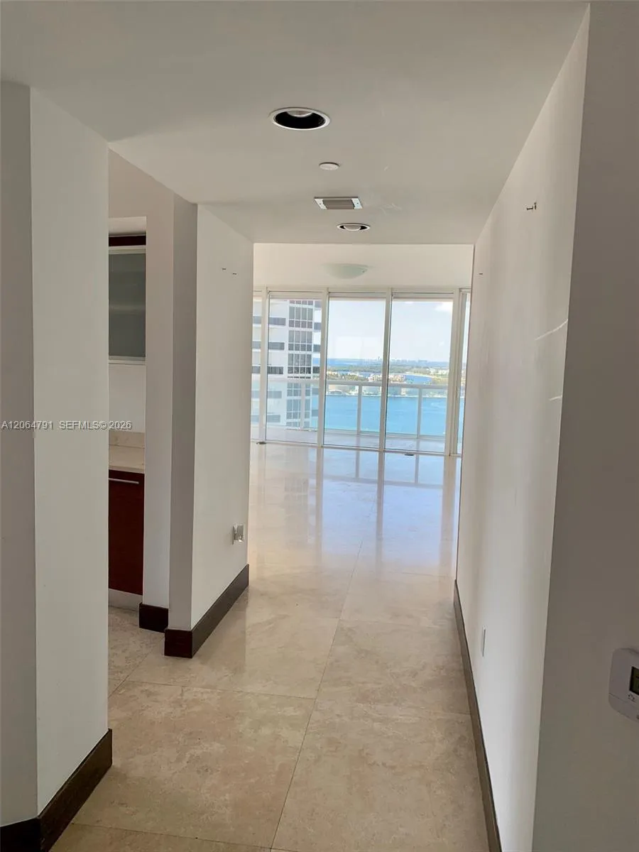 450 Alton Rd #2207 Miami Beach, FL 33139