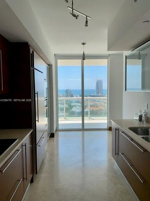 450 Alton Rd #2207 Miami Beach, FL 33139
