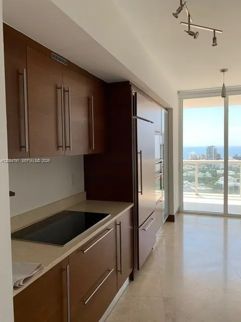 450 Alton Rd #2207 Miami Beach, FL 33139