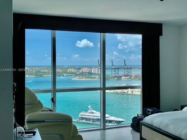 450 Alton Rd #2207 Miami Beach, FL 33139