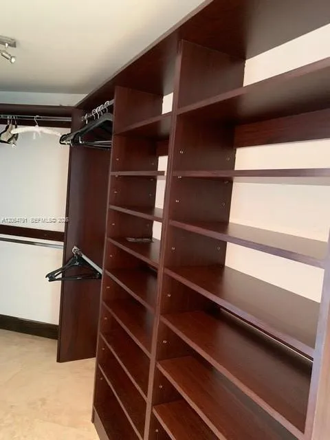 450 Alton Rd #2207 Miami Beach, FL 33139