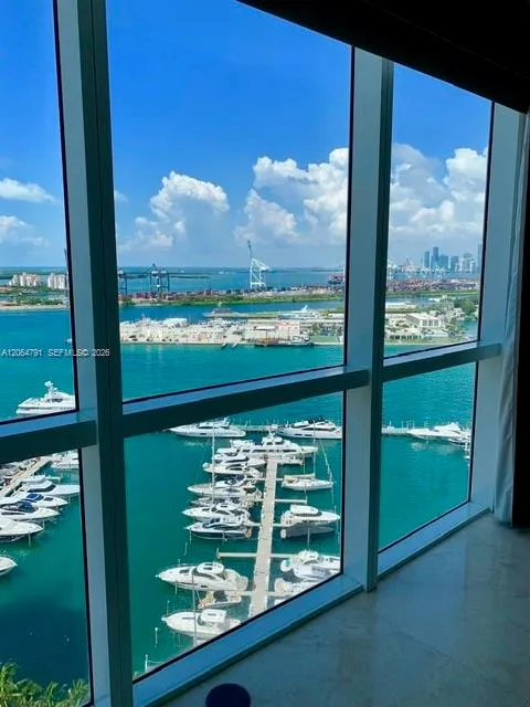 450 Alton Rd #2207 Miami Beach, FL 33139