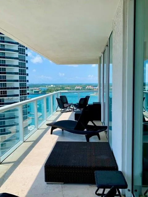 450 Alton Rd #2207 Miami Beach, FL 33139