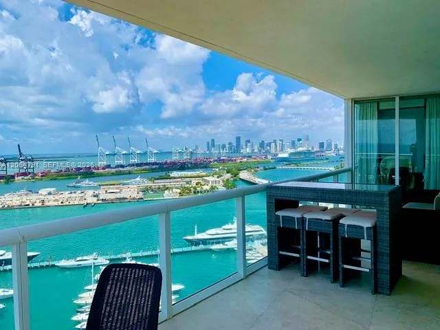 450 Alton Rd #2207 Miami Beach, FL 33139