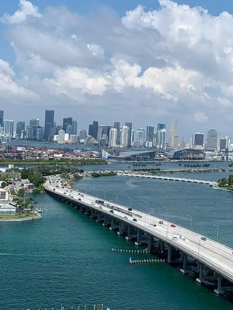 450 Alton Rd #2207 Miami Beach, FL 33139