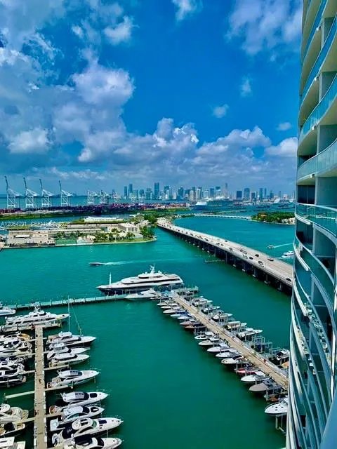 450 Alton Rd #2207 Miami Beach, FL 33139