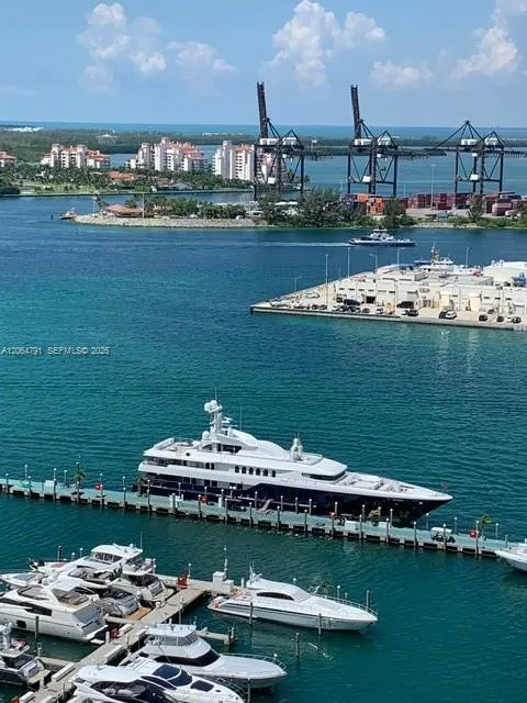 450 Alton Rd #2207 Miami Beach, FL 33139