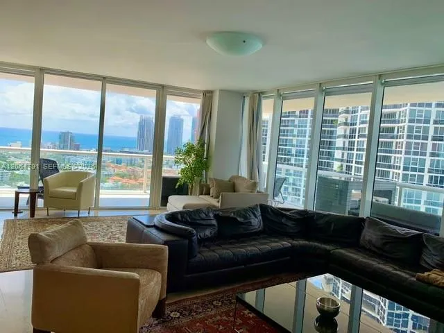 450 Alton Rd #2207 Miami Beach, FL 33139