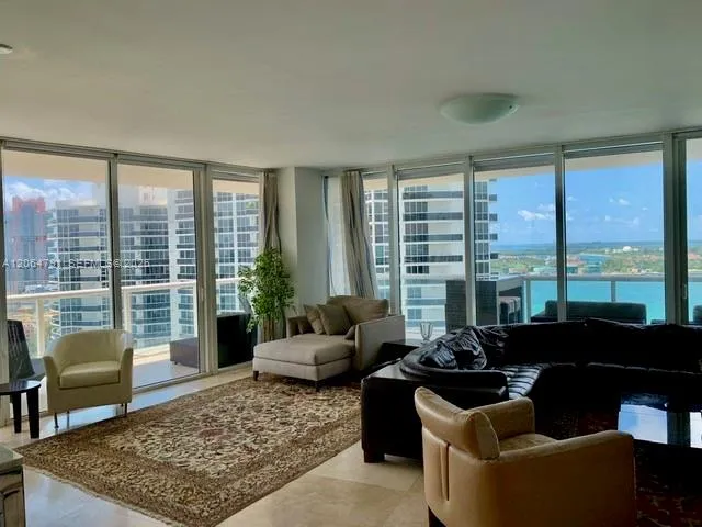 450 Alton Rd #2207 Miami Beach, FL 33139