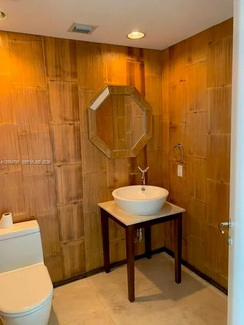 450 Alton Rd #2207 Miami Beach, FL 33139