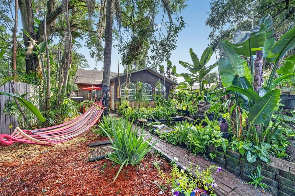 5907 UONA AVENUE Orlando, FL 32835