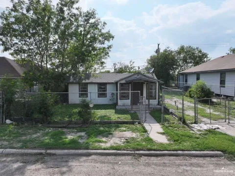 815 Extrumberto Solis Road