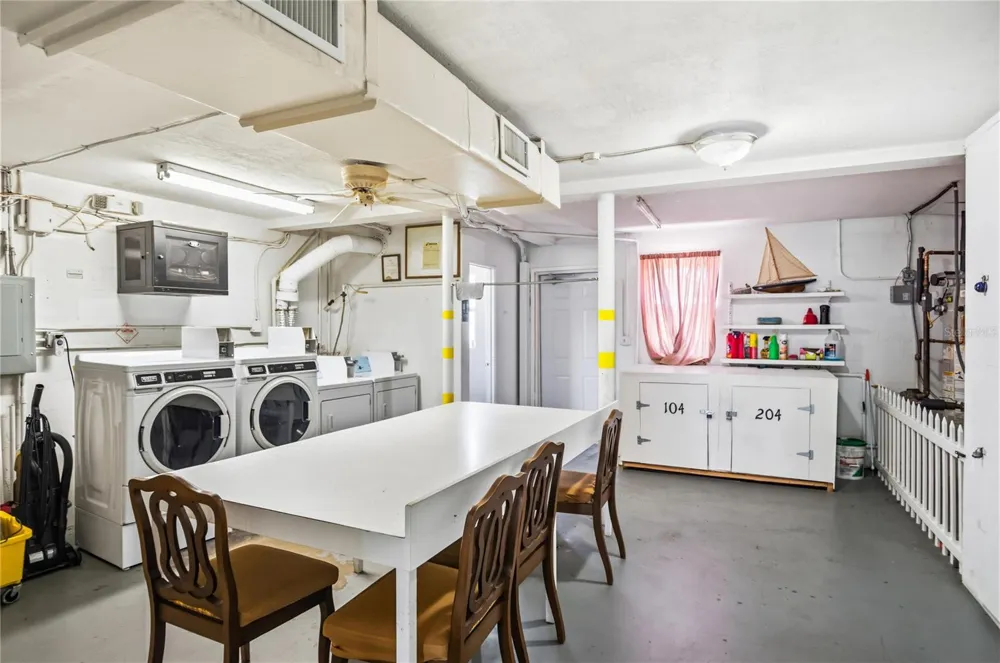416 73RD AVENUE #207 St Petersburg, FL 33702