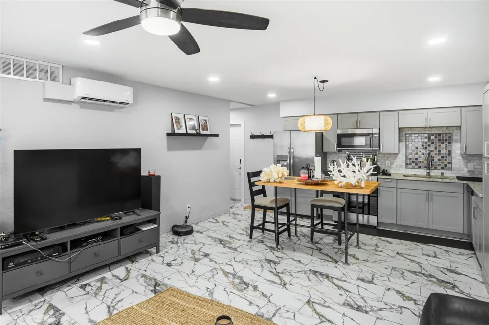 416 73RD AVENUE #207 St Petersburg, FL 33702
