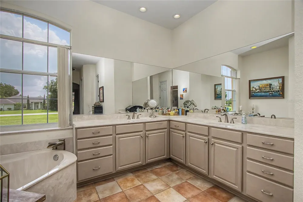 8840 SE 70 TERR ocala, FL 34472