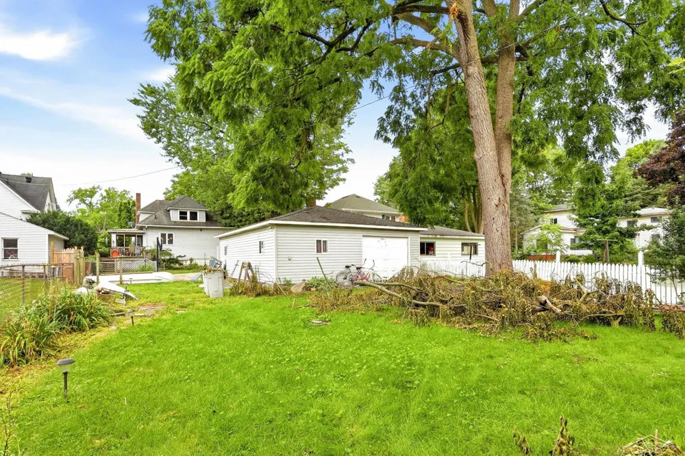 1642 Brockway Street Saginaw City, MI 48602