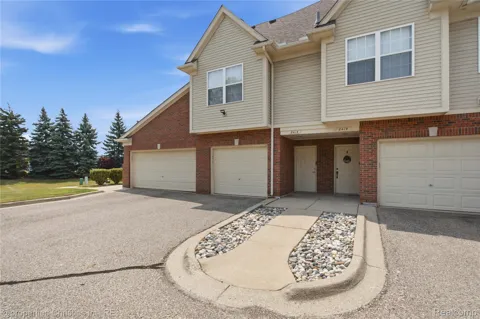 8413 Heywood Circle