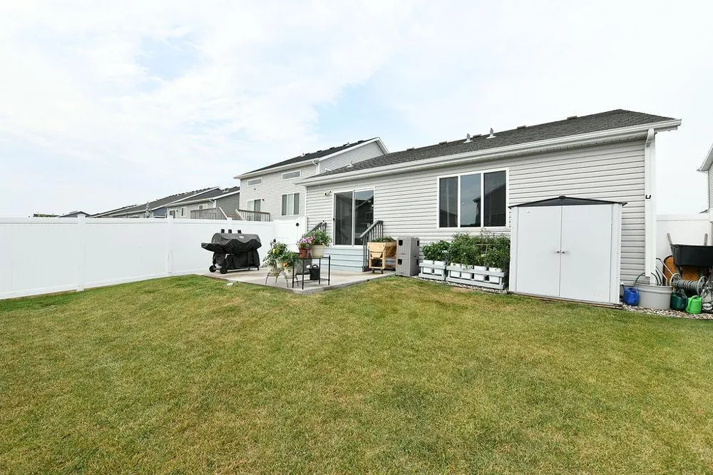 2723 W Westwood Street W West Fargo, ND 58078