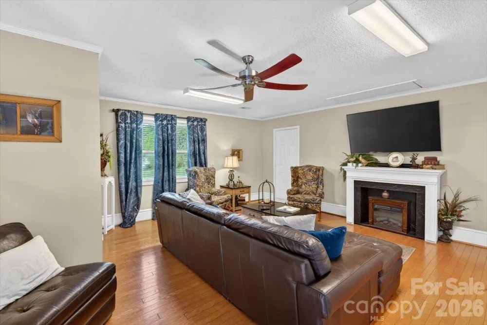 7142 Little Mountain Road Sherrills Ford, NC 28673
