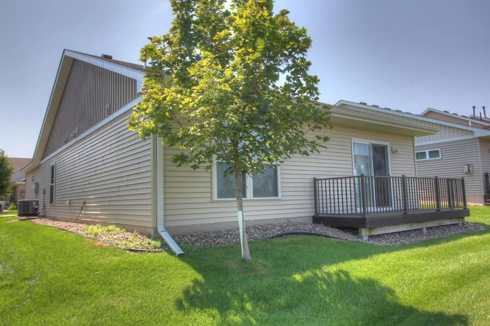 2734 Ridgeview Drive Red Wing, MN 55066
