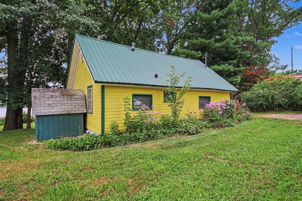 12093 Winans Drive Johnstown Township, MI 49050