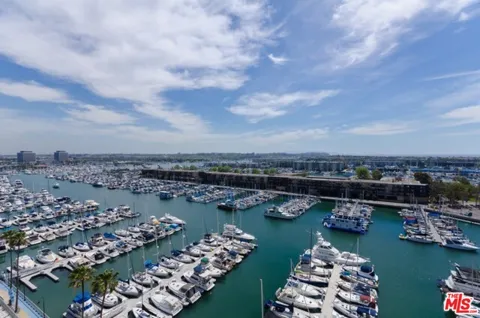 4267 Marina City