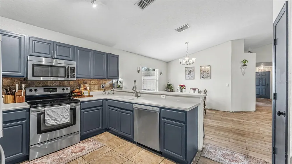 2723 SUNDANCE CIRCLE Mulberry, FL 33860