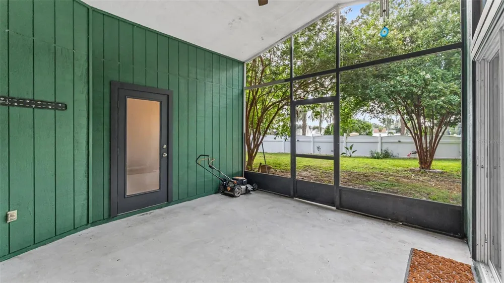 2723 SUNDANCE CIRCLE Mulberry, FL 33860