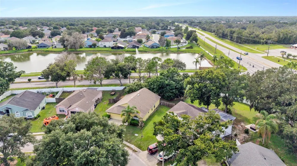 2723 SUNDANCE CIRCLE Mulberry, FL 33860