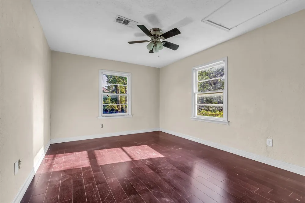 131 E 31st 1/2 Street Houston, TX 77018