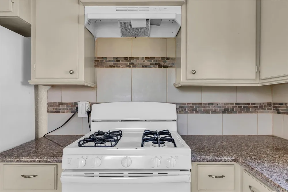 131 E 31st 1/2 Street Houston, TX 77018