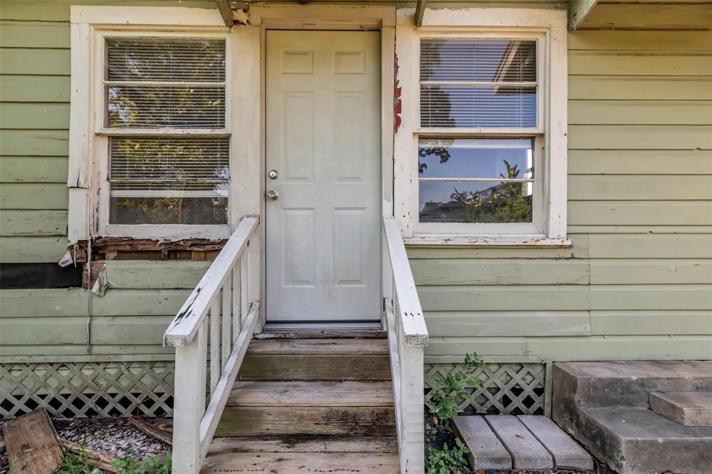 131 E 31st 1/2 Street Houston, TX 77018