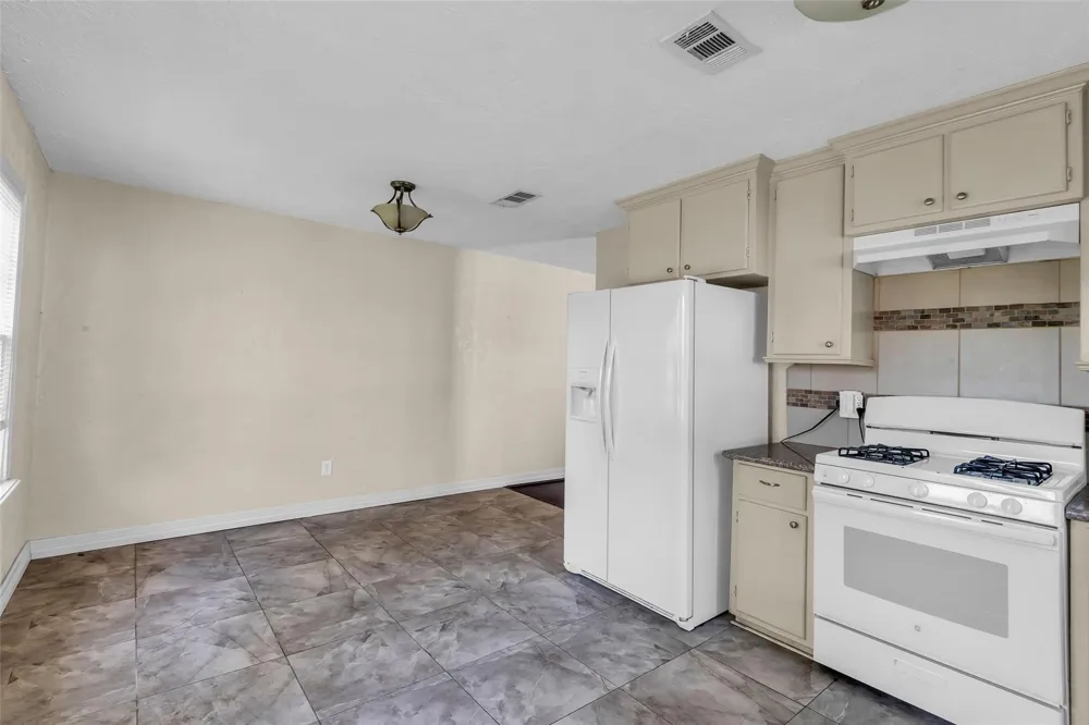 131 E 31st 1/2 Street Houston, TX 77018