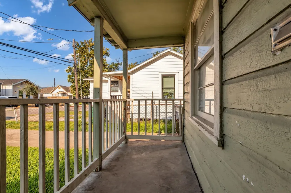 131 E 31st 1/2 Street Houston, TX 77018