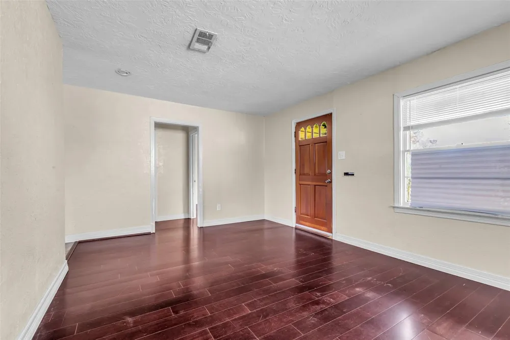 131 E 31st 1/2 Street Houston, TX 77018