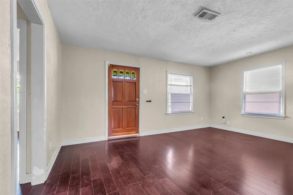 131 E 31st 1/2 Street Houston, TX 77018