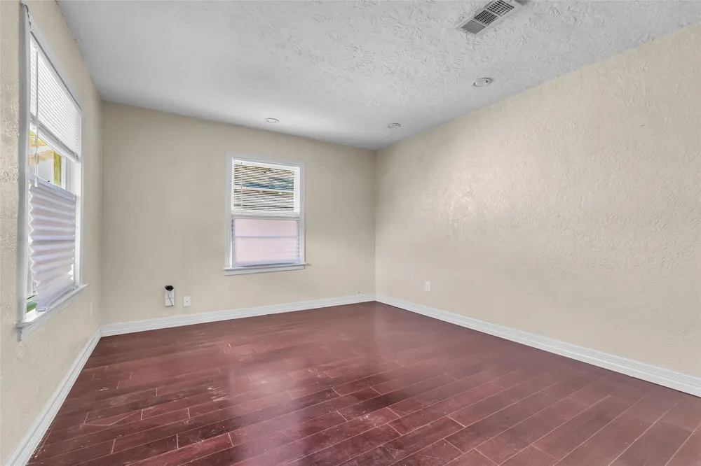 131 E 31st 1/2 Street Houston, TX 77018