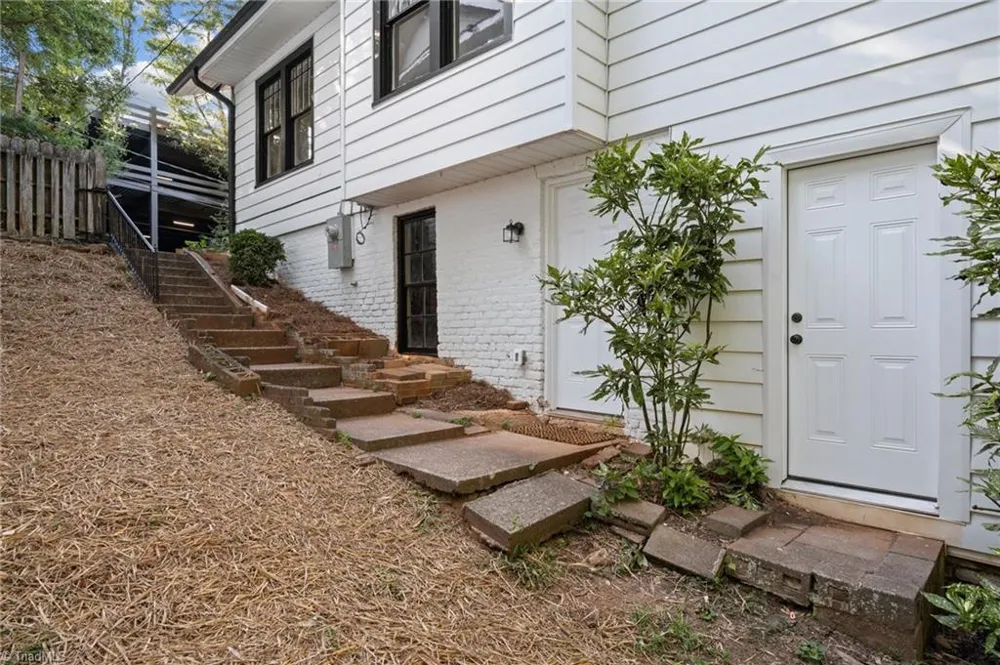 319 Lockland Avenue Winston-Salem, NC 27103