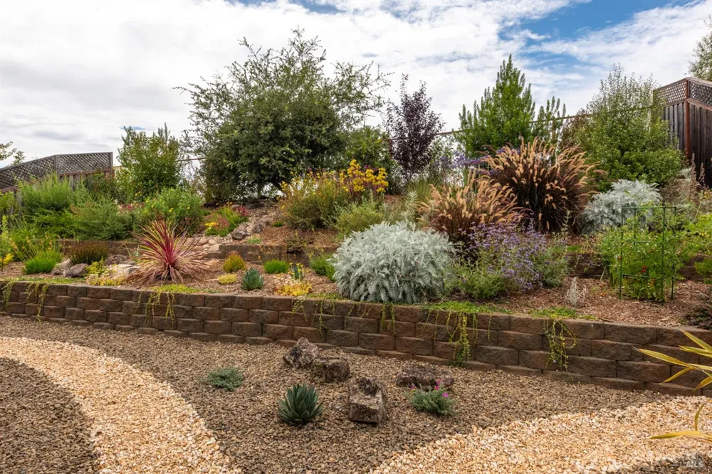 3747 Paxton Place Santa Rosa, CA 95404