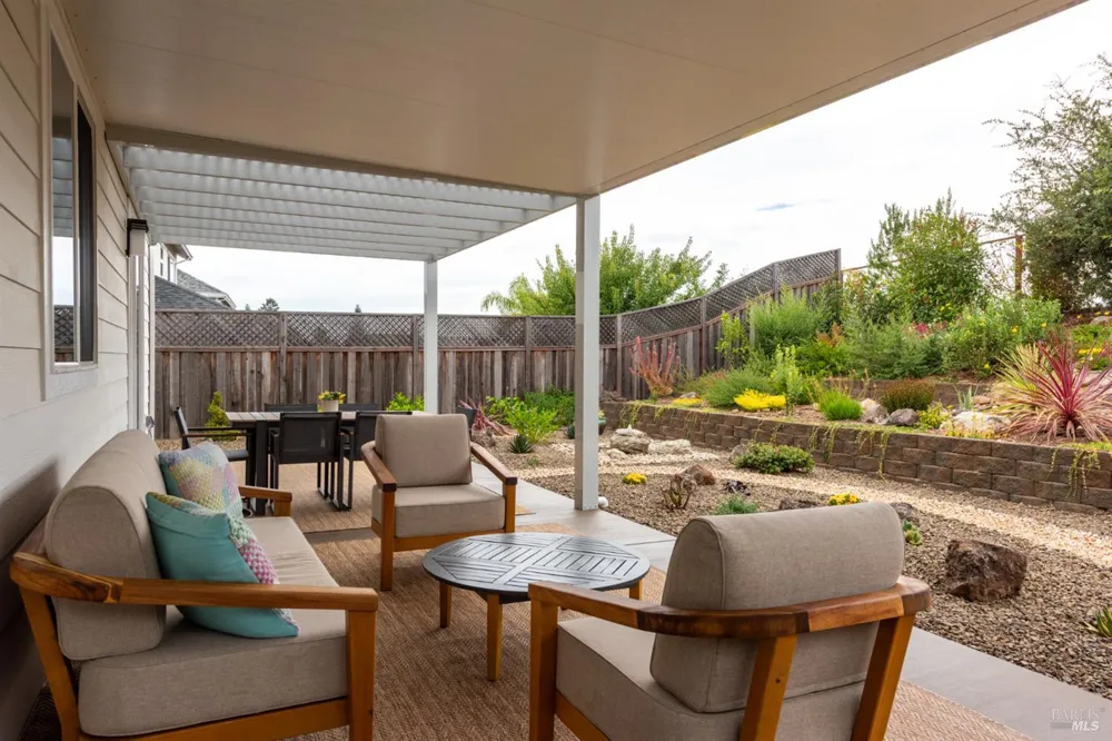 3747 Paxton Place Santa Rosa, CA 95404