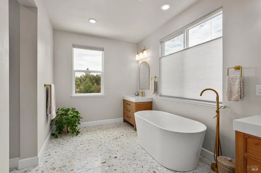3747 Paxton Place Santa Rosa, CA 95404